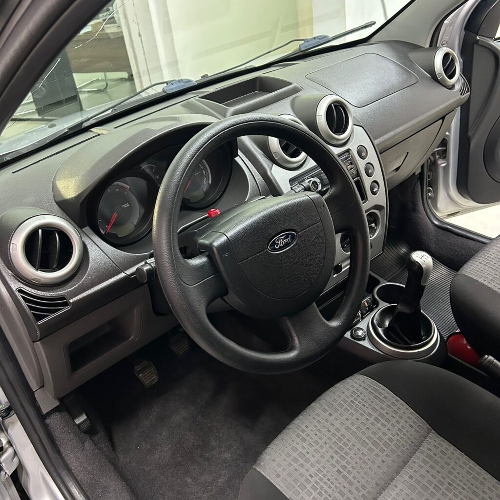 WhatsApp Image 2025-11-26 at 15.14.37 (2)